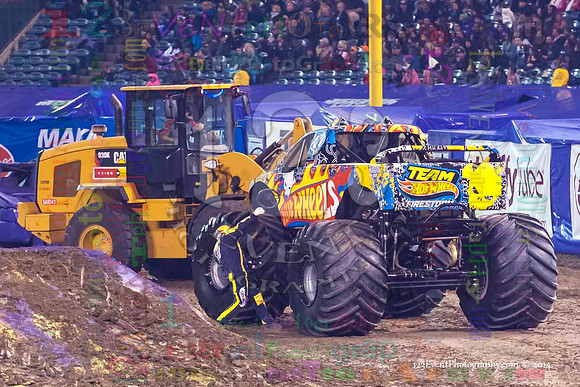 2014-01-11 MONSTER JAM® @ Anaheim Angel Stadium