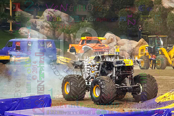 2014-01-11 MONSTER JAM® @ Anaheim Angel Stadium