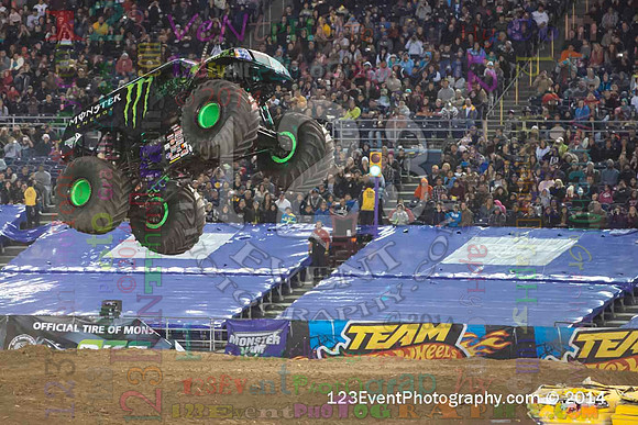 2014-01-18 MONSTER JAM® @ Qualcomm Stadium