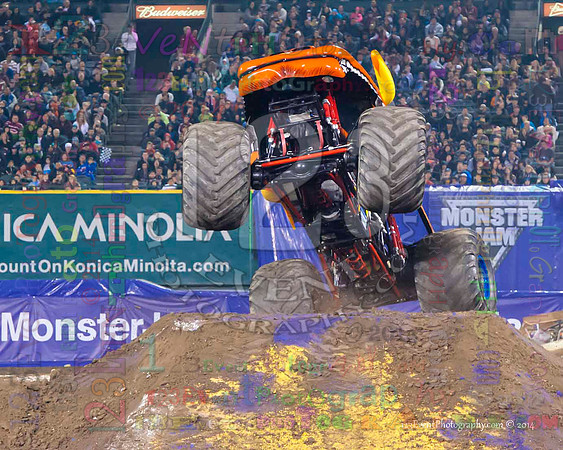 2014-01-11 MONSTER JAM® @ Anaheim Angel Stadium