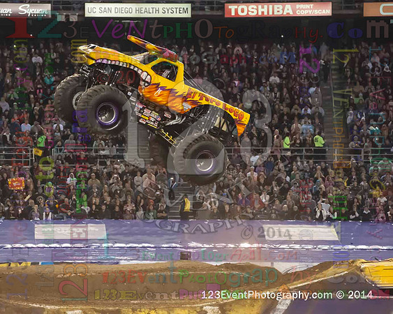2014-01-18 MONSTER JAM® @ Qualcomm Stadium