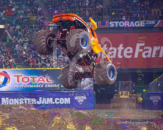 2014-01-11 MONSTER JAM® @ Anaheim Angel Stadium