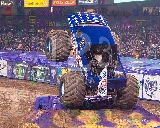 2014-01-11 MONSTER JAM® @ Anaheim Angel Stadium