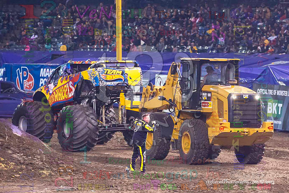 2014-01-11 MONSTER JAM® @ Anaheim Angel Stadium