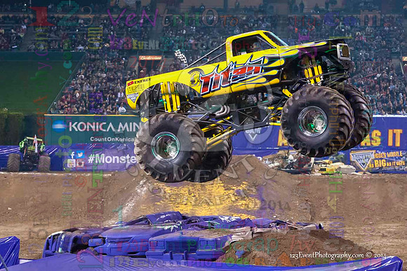 2014-01-11 MONSTER JAM® @ Anaheim Angel Stadium