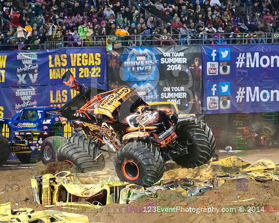 2014-01-18 MONSTER JAM® @ Qualcomm Stadium
