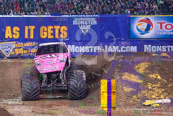 2014-01-11 MONSTER JAM® @ Anaheim Angel Stadium