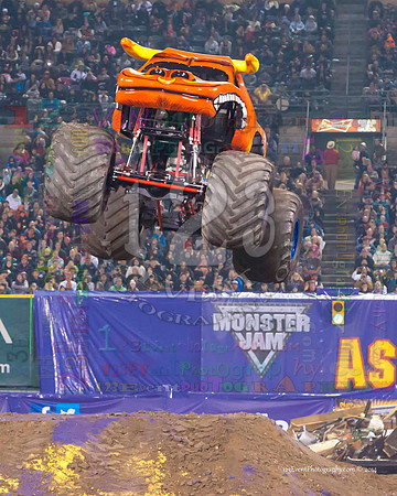 2014-01-11 MONSTER JAM® @ Anaheim Angel Stadium