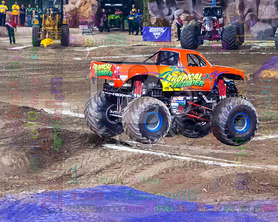 2014-01-11 MONSTER JAM® @ Anaheim Angel Stadium