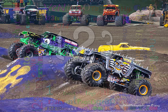 2014-01-11 MONSTER JAM® @ Anaheim Angel Stadium
