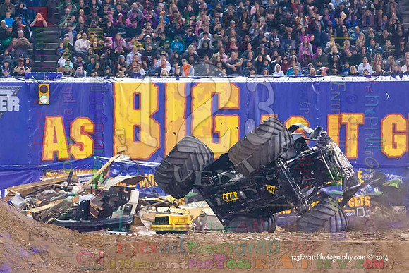 2014-01-11 MONSTER JAM® @ Anaheim Angel Stadium