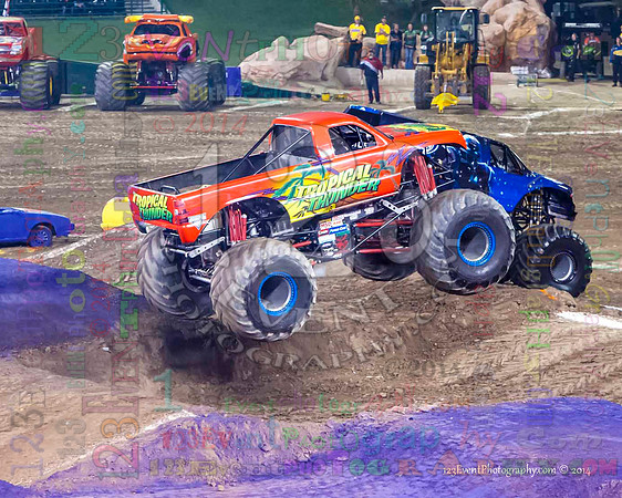 2014-01-11 MONSTER JAM® @ Anaheim Angel Stadium