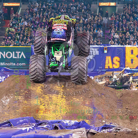 2014-01-11 MONSTER JAM® @ Anaheim Angel Stadium