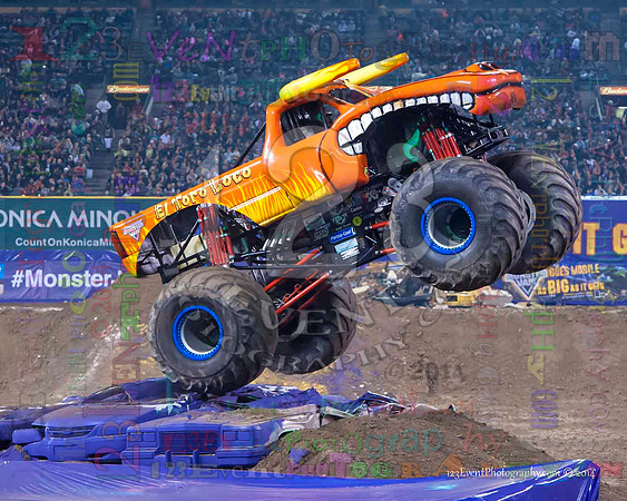 2014-01-11 MONSTER JAM® @ Anaheim Angel Stadium