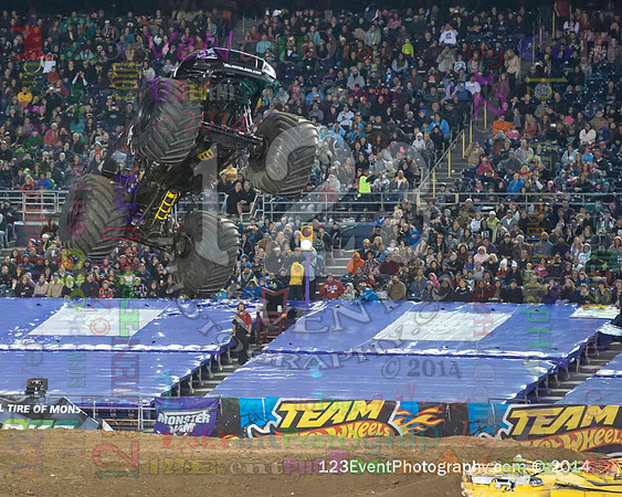 2014-01-18 MONSTER JAM® @ Qualcomm Stadium