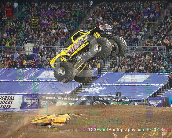 2014-01-18 MONSTER JAM® @ Qualcomm Stadium
