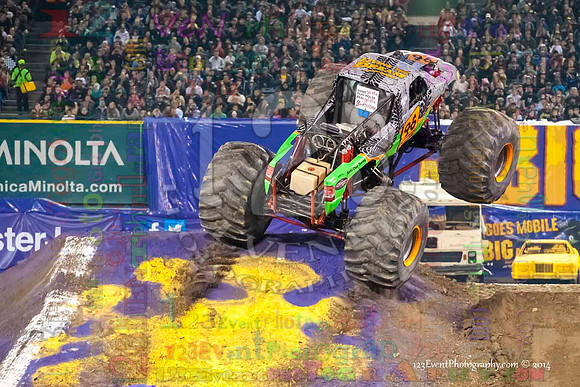 2014-01-11 MONSTER JAM® @ Anaheim Angel Stadium