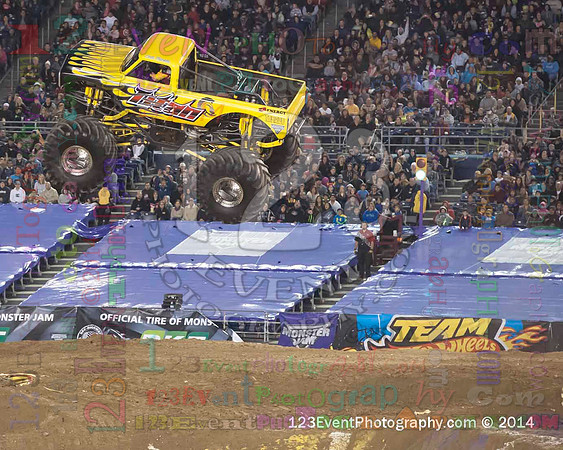 2014-01-18 MONSTER JAM® @ Qualcomm Stadium