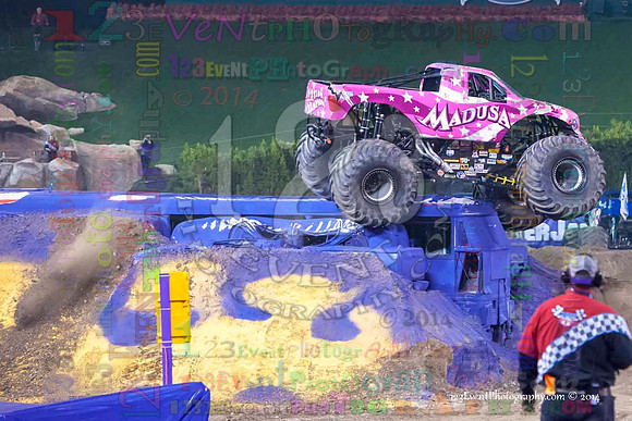 2014-01-11 MONSTER JAM® @ Anaheim Angel Stadium