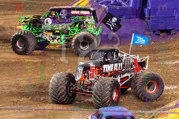 2014-01-11 MONSTER JAM® @ Anaheim Angel Stadium