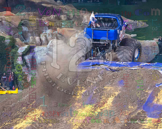 2014-01-11 MONSTER JAM® @ Anaheim Angel Stadium