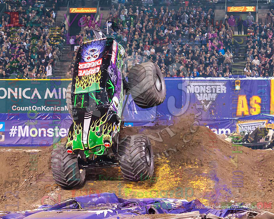 2014-01-11 MONSTER JAM® @ Anaheim Angel Stadium