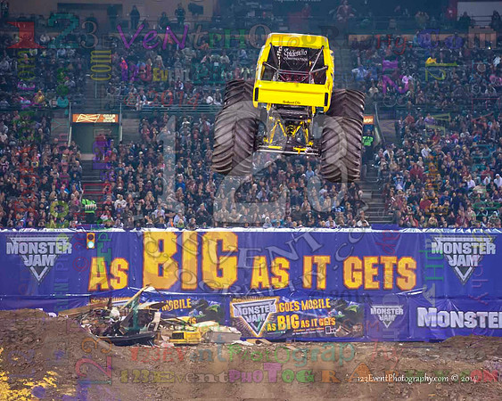 2014-01-11 MONSTER JAM® @ Anaheim Angel Stadium