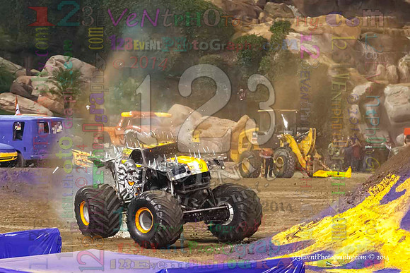 2014-01-11 MONSTER JAM® @ Anaheim Angel Stadium