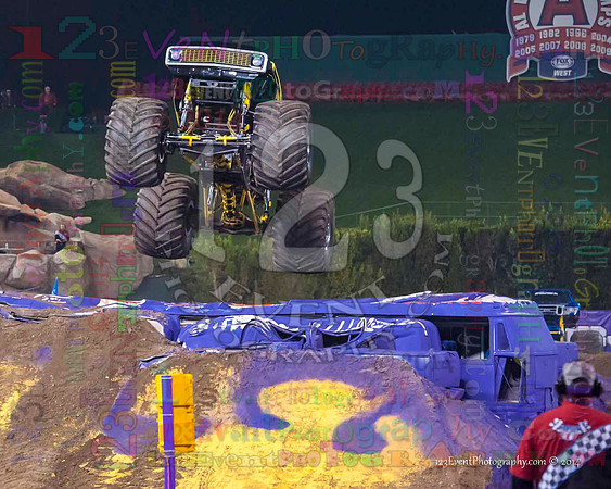 2014-01-11 MONSTER JAM® @ Anaheim Angel Stadium