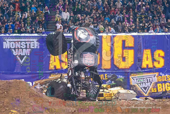 2014-01-11 MONSTER JAM® @ Anaheim Angel Stadium