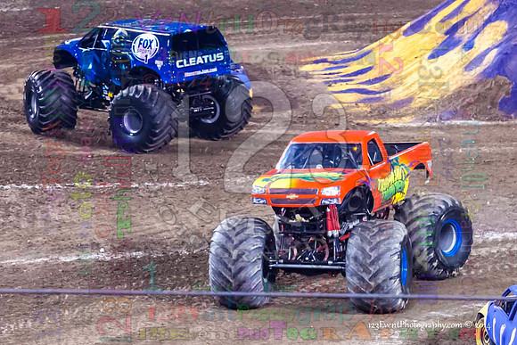 2014-01-11 MONSTER JAM® @ Anaheim Angel Stadium