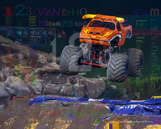 2014-01-11 MONSTER JAM® @ Anaheim Angel Stadium