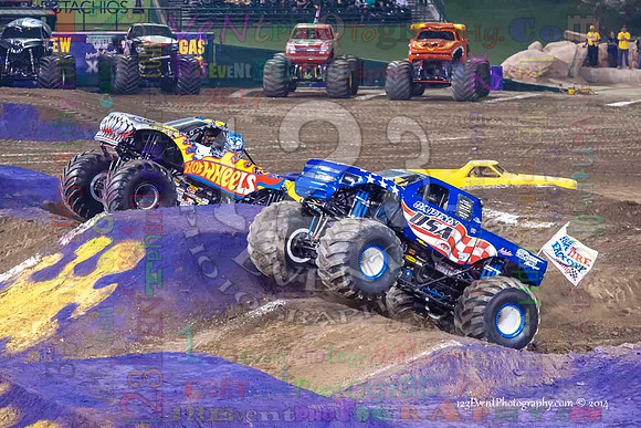 2014-01-11 MONSTER JAM® @ Anaheim Angel Stadium
