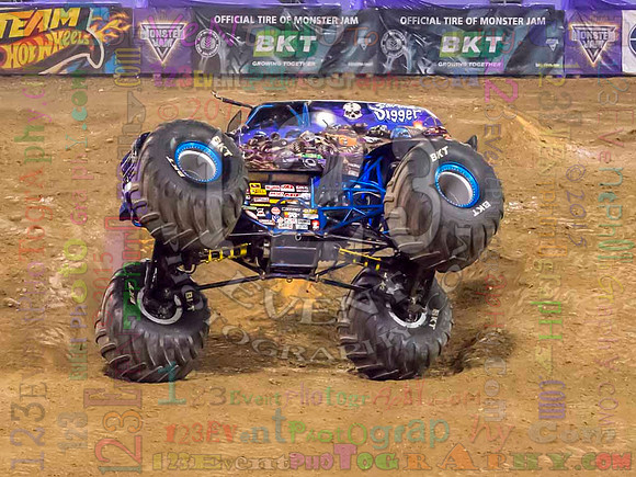 2015-01-17 MONSTER JAM® @ Petco Park, San Diego, CA