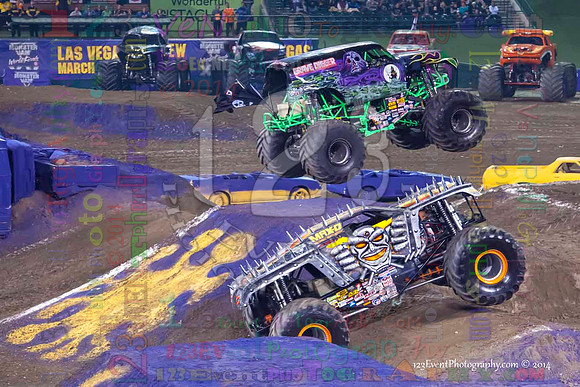 2014-01-11 MONSTER JAM® @ Anaheim Angel Stadium