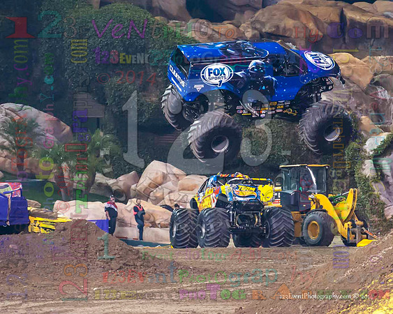 2014-01-11 MONSTER JAM® @ Anaheim Angel Stadium